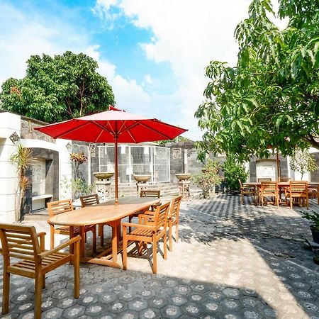 Oyo 2327 Pagsis Village Klaten Екстер'єр фото