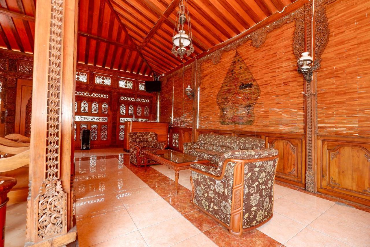 Oyo 2327 Pagsis Village Klaten Екстер'єр фото