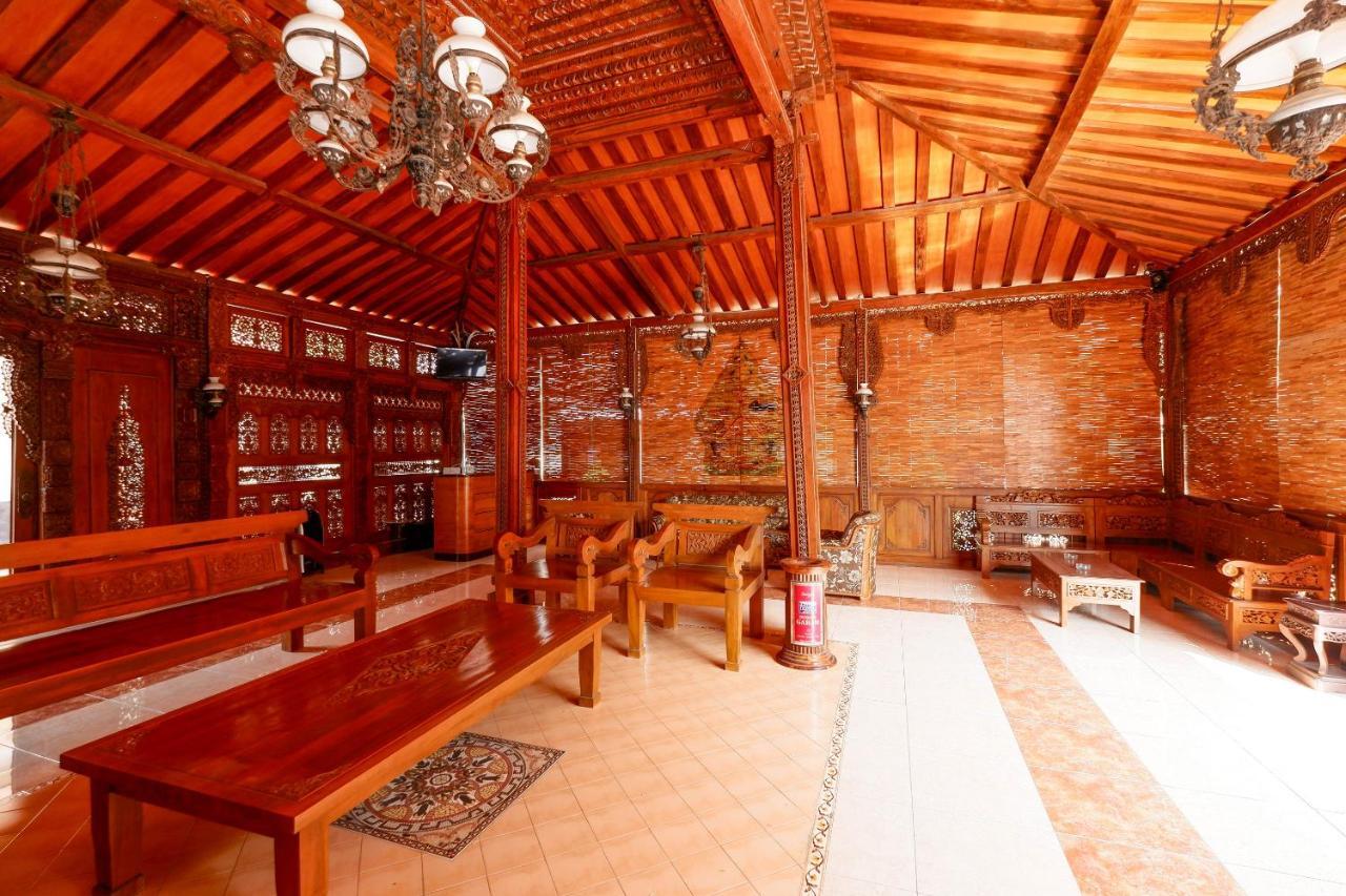 Oyo 2327 Pagsis Village Klaten Екстер'єр фото