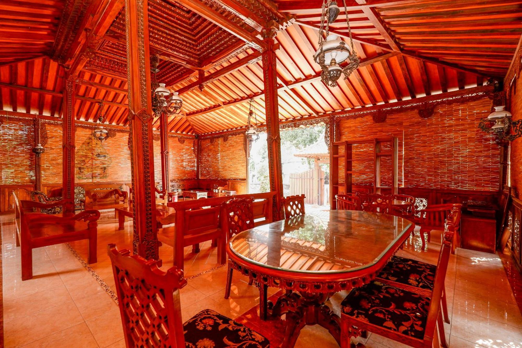 Oyo 2327 Pagsis Village Klaten Екстер'єр фото