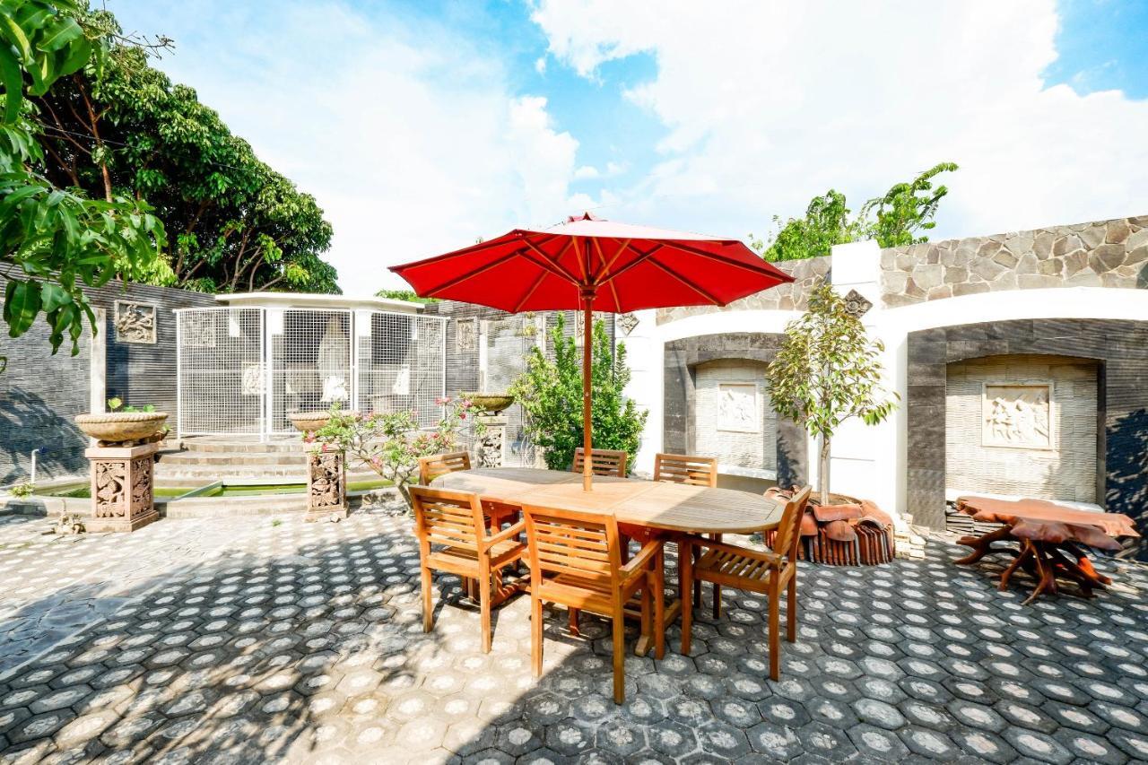 Oyo 2327 Pagsis Village Klaten Екстер'єр фото